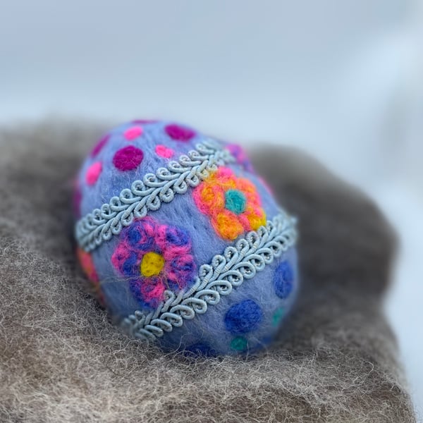 Felted Easter Egg, Needle Felt Easter Decoration,Flower Flowers Garden Dots
