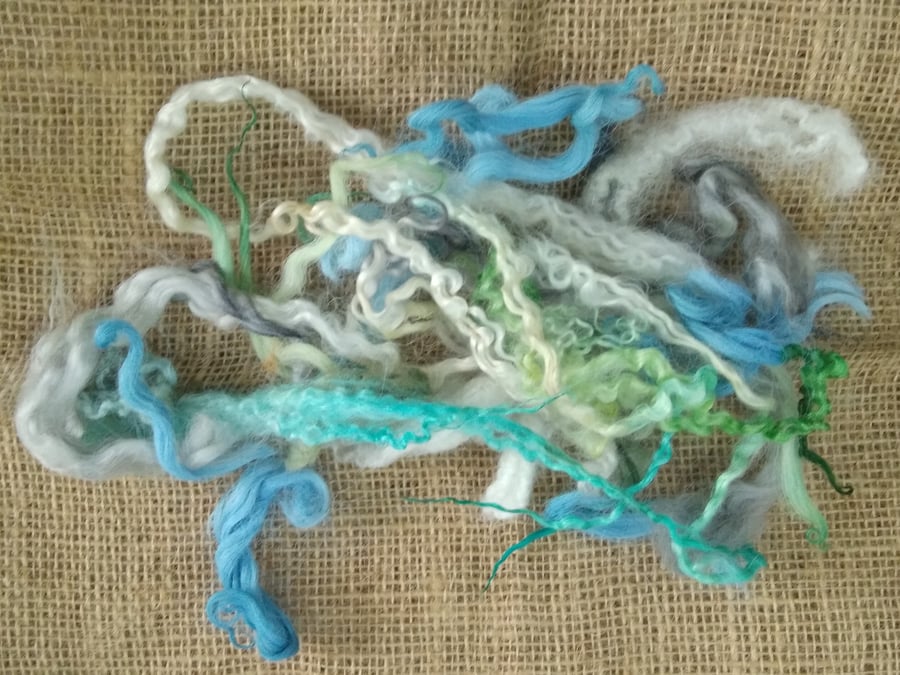 Seascape Mix, 10g mixed greens,blues,grey colors, from mixed breeds curly sheep