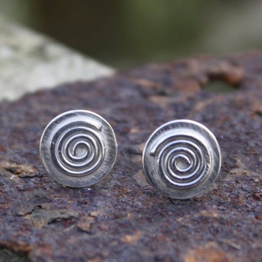 Silver spiral studs