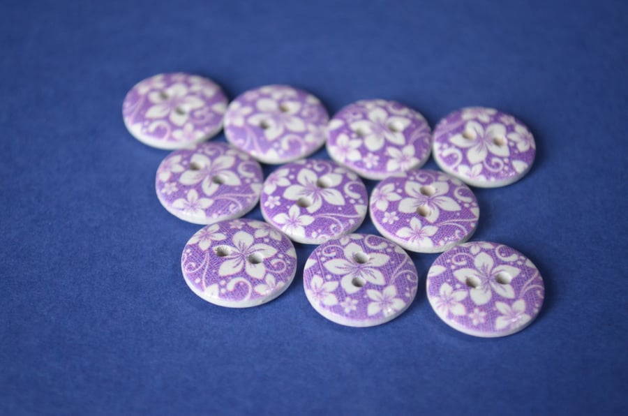 15mm Wooden Floral Buttons Hawaiian Purple & White Flower 10pk Flowers (SF35)