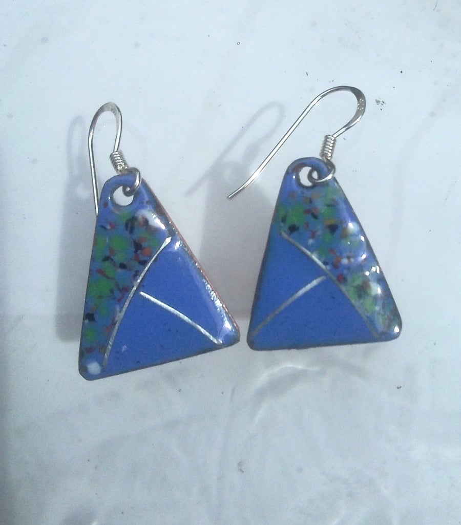 DAINTY SHORT ENAMELLED EARRINGS - TRIANGLE WITH STERLING SILVER