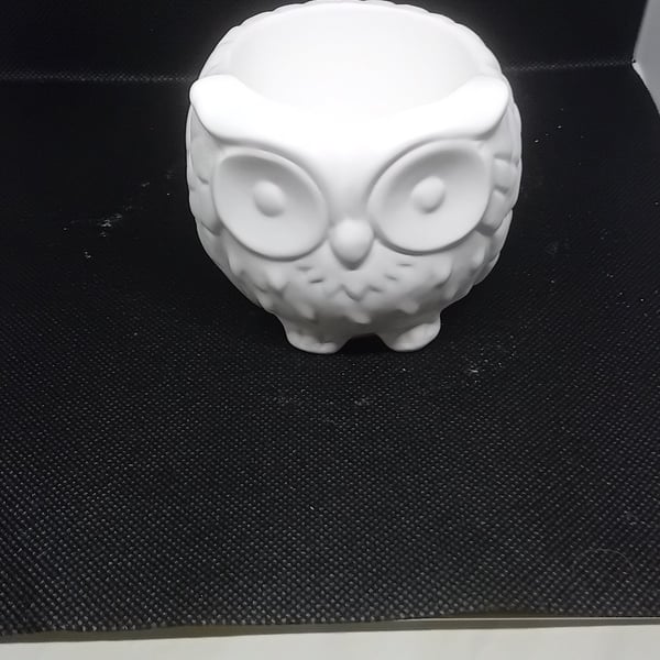 Owl ornament ideal for small trinkets
