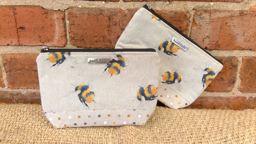 Bee Two Tone Zip Pouch