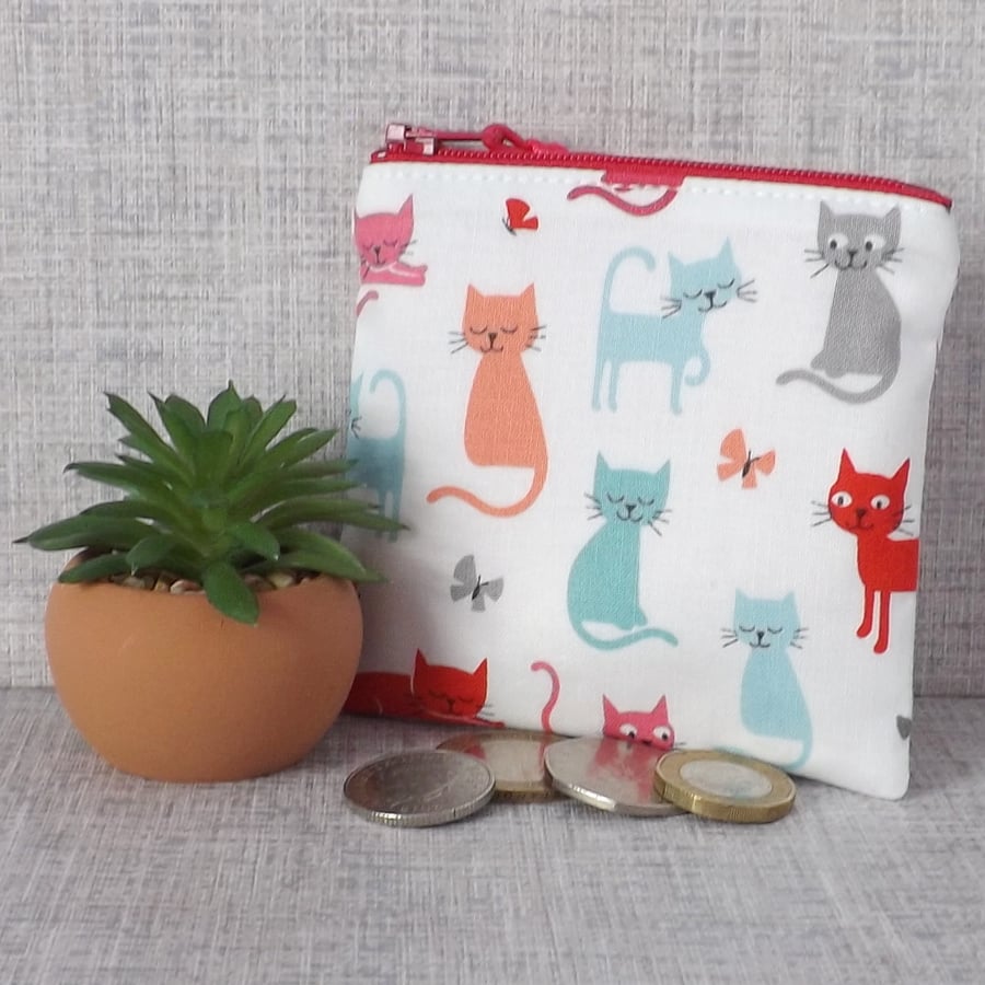 Small purse, coin purse, cats.