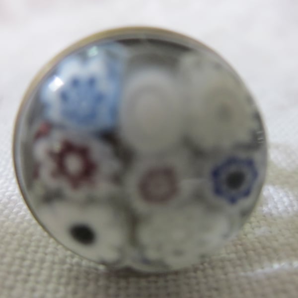 Handmade glass cabochon filigree ring - white flowers on clear