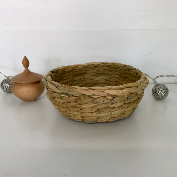 Small Round Rush Bowl or Storage Basket - Handmade In Cornwall - 654