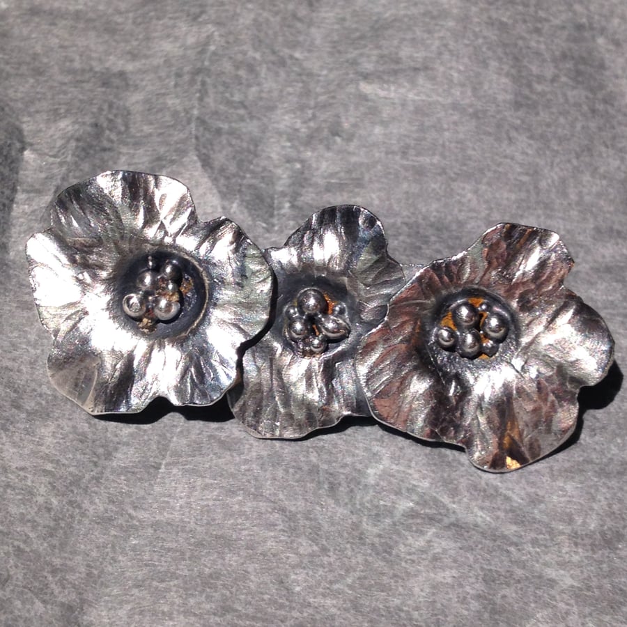 Silver 3 flower brooch