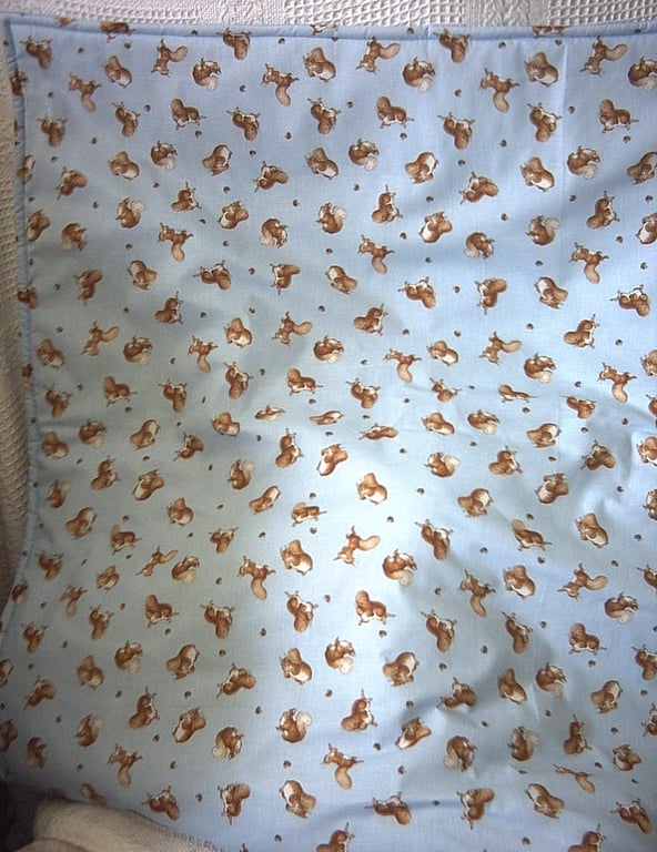  Squirrel Nutkin Blue cot quilt