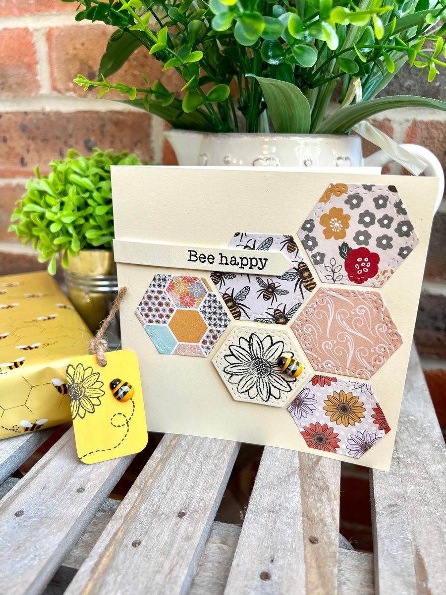 ‘Bee Happy’ Card & Wooden Gift Tag Decoration