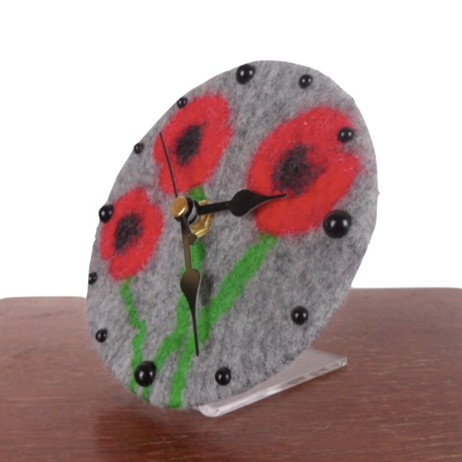 Small felted desk clock with poppy design, 12.5cm