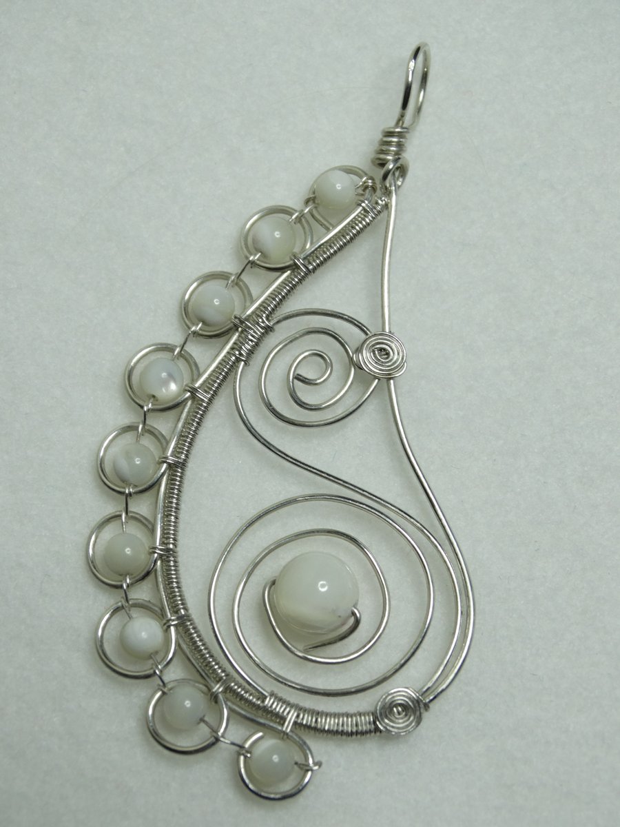 Mother of pearl spiral paisley pendant