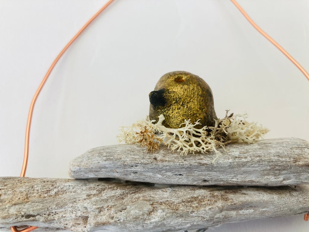 Wire art, bird on a driftwood wire, wire sculpture, home decor, wall hanging