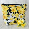 Makeup bag, white and yellow daffodils