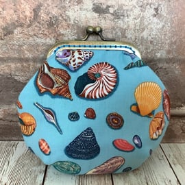Sea Shells Seaside frame coin purse with kiss clasp