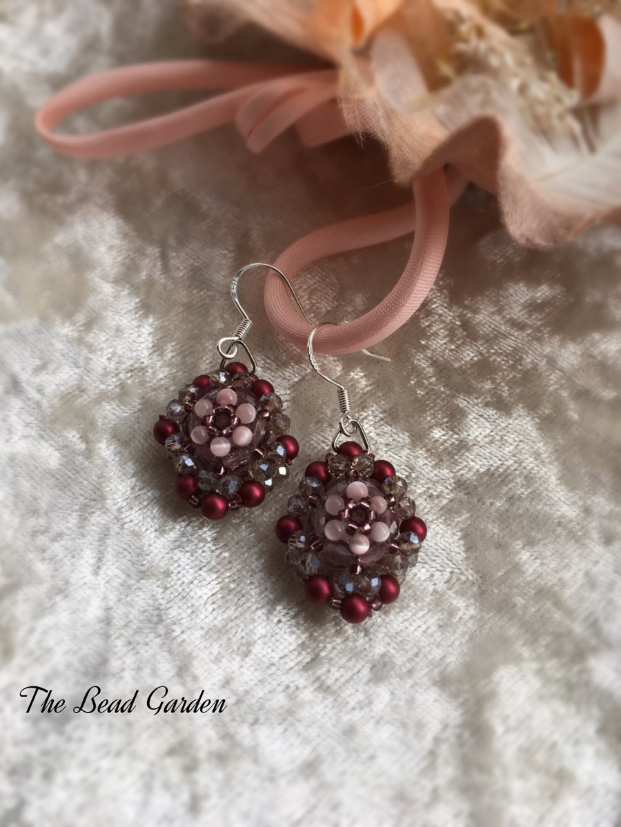 Pearly red flower earrings 