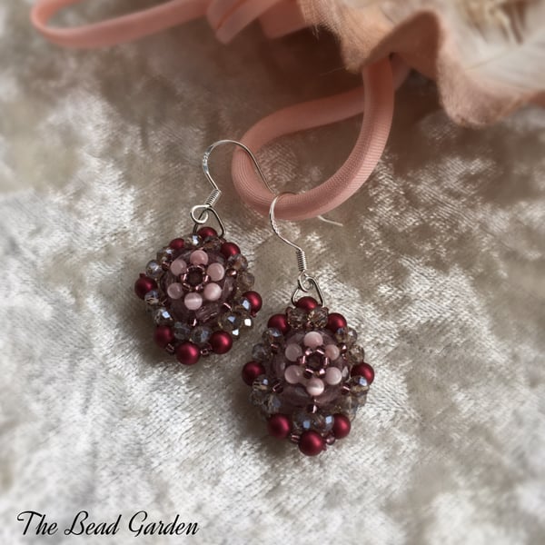 Pearly red flower earrings 