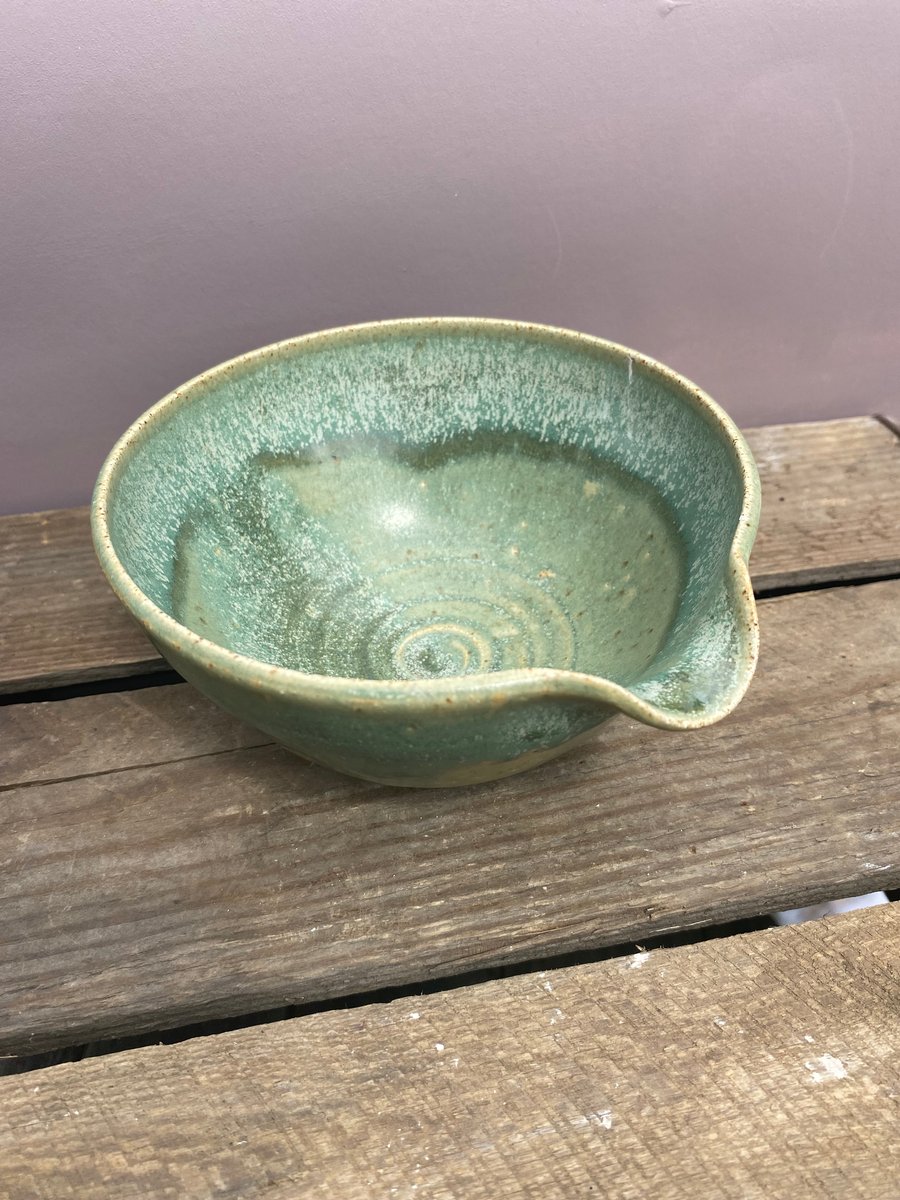 Stoneware pouring bowl