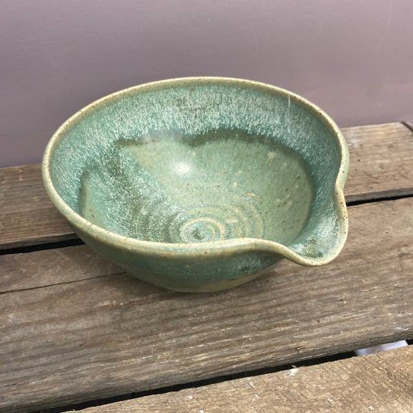 Stoneware pouring bowl