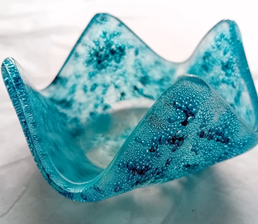 Fused votive candle or tea-light holder with bubbles