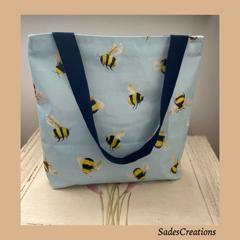 Oilcloth tote bag with zip Bumble Bee Design