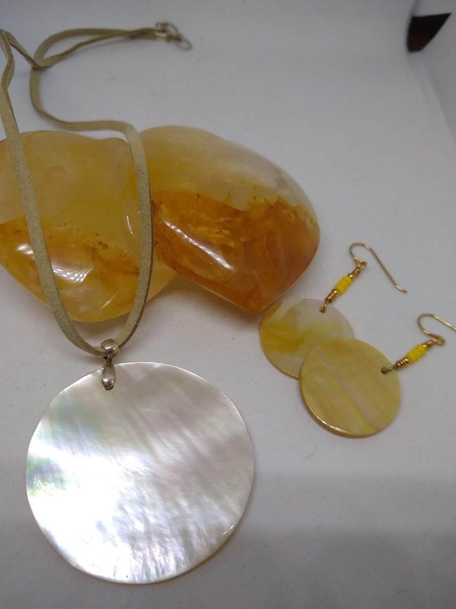 Natural Oyster Shell Pendant and Earring Set