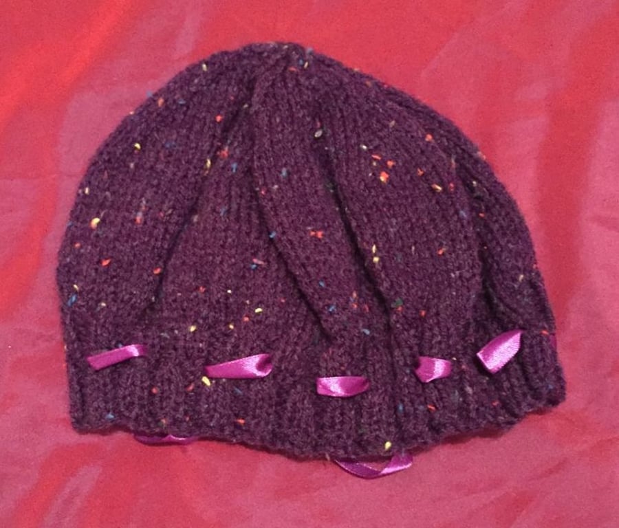 Little purple wool hat with ribbon