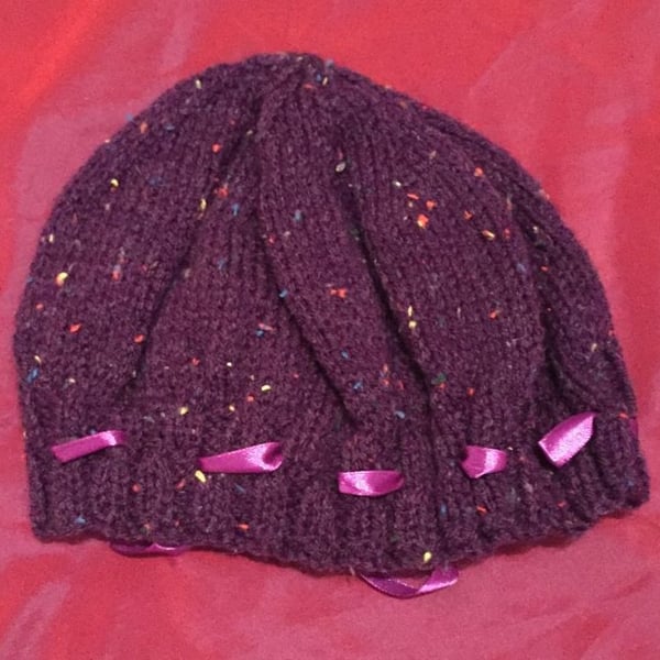 Little purple wool hat with ribbon