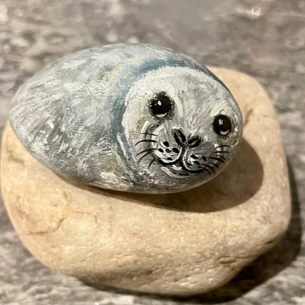 Seal hand painted rock garden stone art 