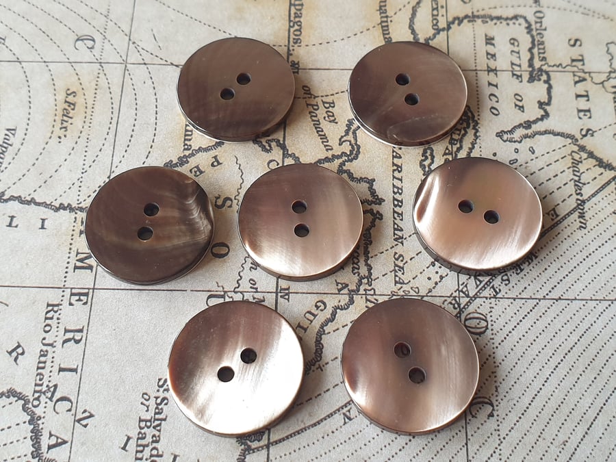 18mm almost 3 4" BROWN Trocas Mother of Pearl Brown x 5 Buttons
