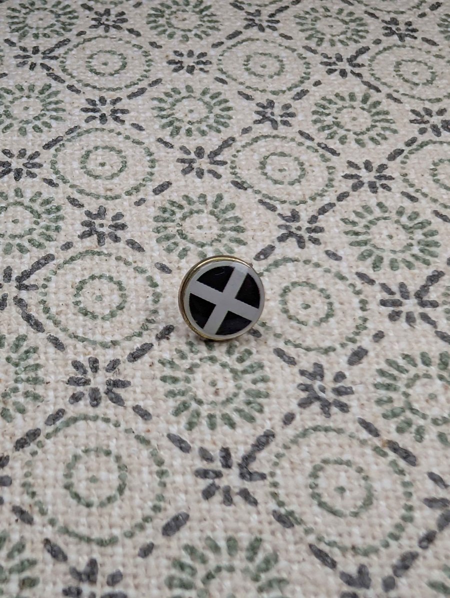 Cornwall Flag Pin - Small Resin Topped Pin Badge - Cornish Flag Badge