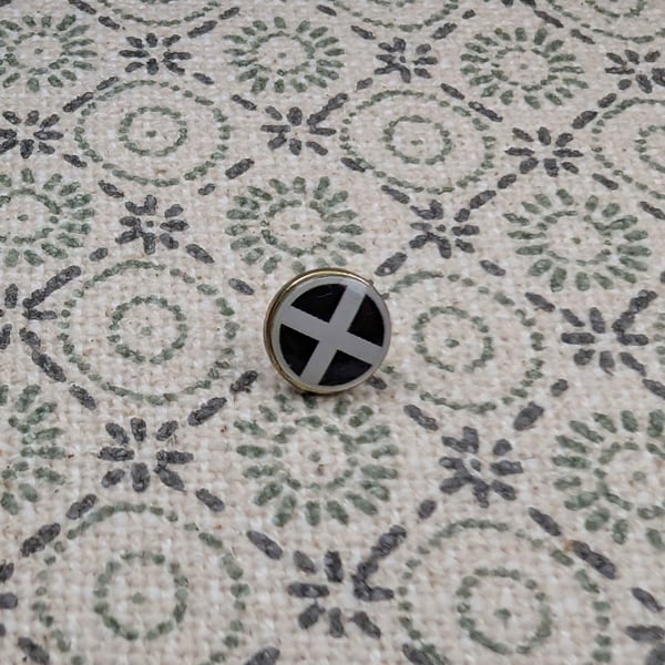 Cornwall Flag Pin - Small Resin Topped Pin Badge - Cornish Flag Badge