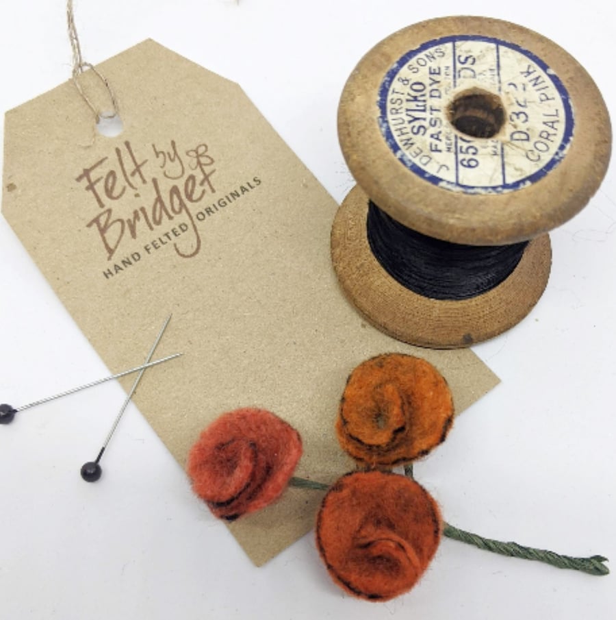 Small felted flowers posy brooch in shades of orange - vintage inspired