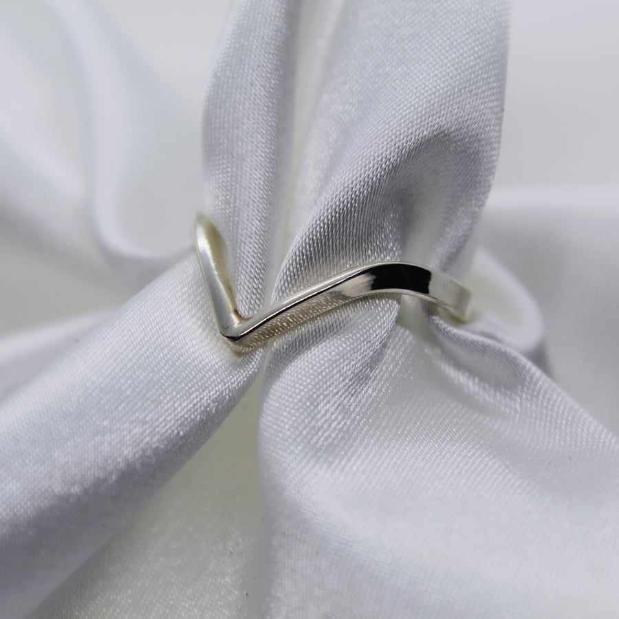 Silver wishbone ring