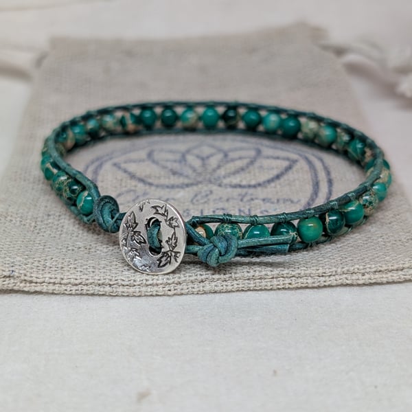 Green sea sediment jasper and leather bracelet with button fastener 