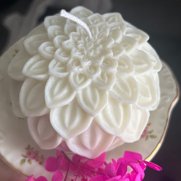 Candle 3d round lotos