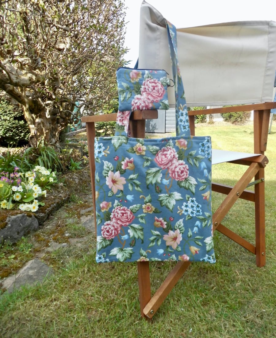 Tote bag with clip-in coin purse matching set blue floral