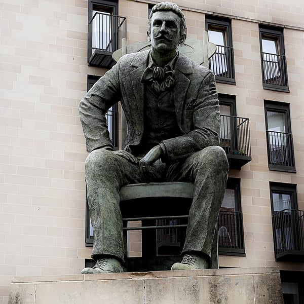 Statue of Charles Rennie Mackintosh, Glasgow
