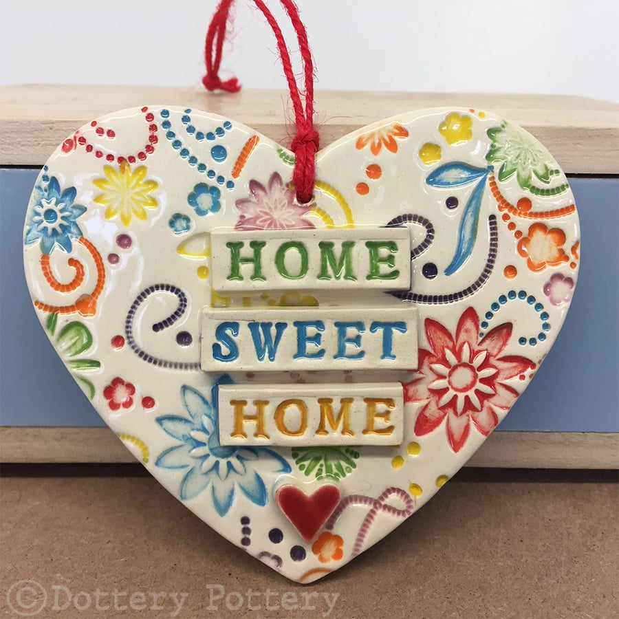 Bright ceramic heart decoration Home Sweet Home