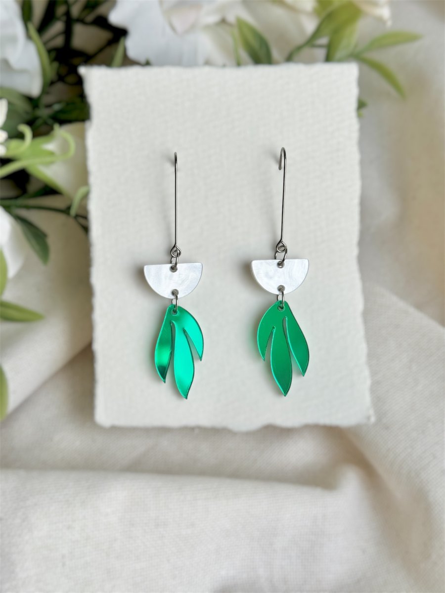 Emerald Willow Dangle Acrylic Earrings