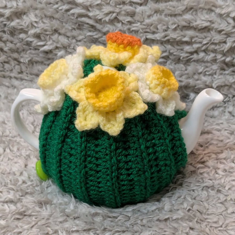 Daffodil Tea Cosy to fit a small sized 1-2 cup teapot