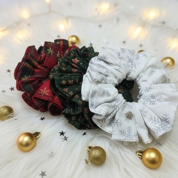 Christmas Magic Scrunchie Set – Handmade Festive Hair Accessories in Red, Green 