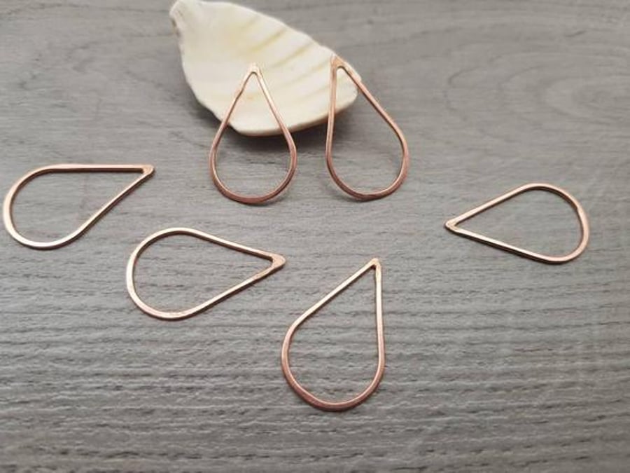 6 Pieces of Small Forged Copper Teardrop Link