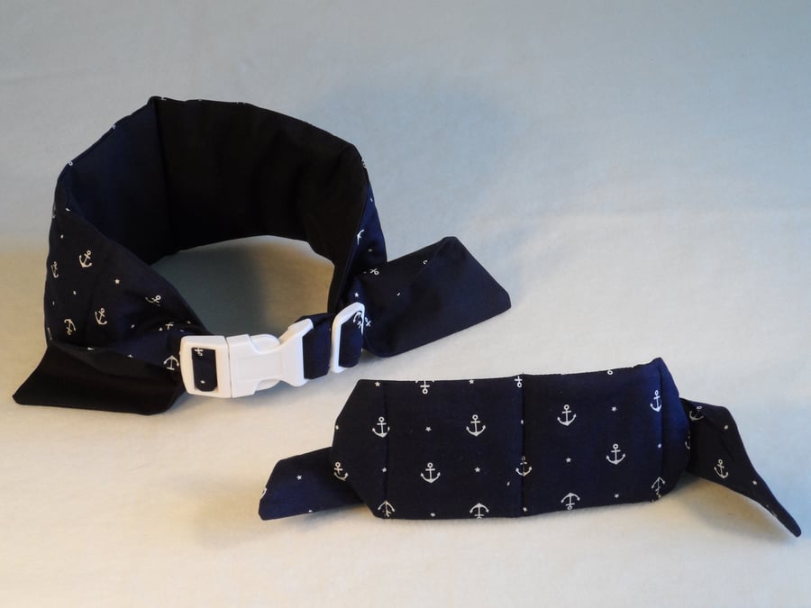 Small Koolneck Cooling Collar - adjustable between 10-13 inches - Navy Anchors