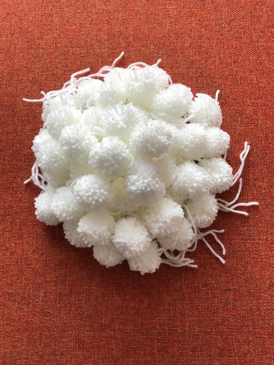 100 Handmade Wool Pom Poms (4cm)