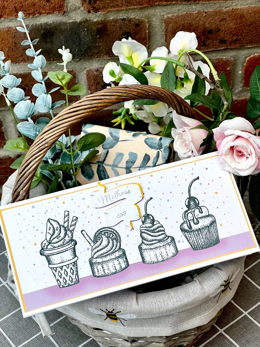 Mother's Day Cupcakes DL Card