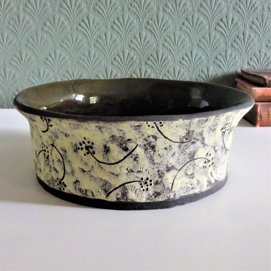 Eyecatching ceramic freeform bowl, fruit bowl, decorative bowl,seedheads design.