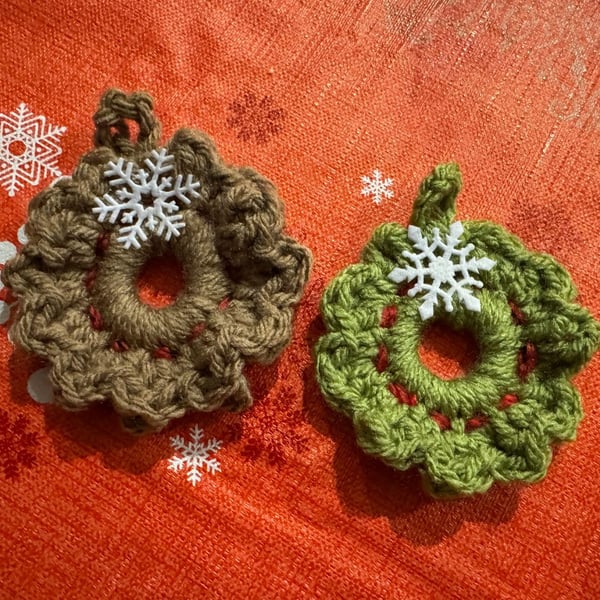 Set of Two Handmade Mini Crochet Christmas Wreaths – Sage Green & Beige
