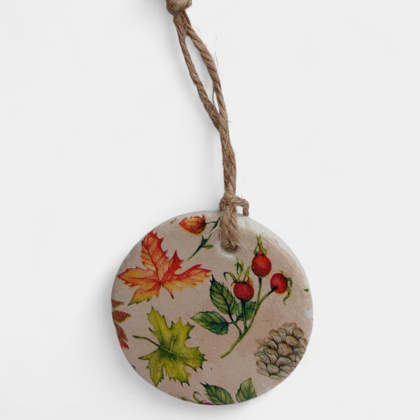 Autumn Leaves Round Clay Hanging Aromatherapy Diffuser