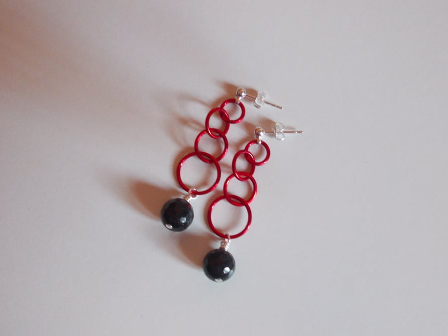 Red chainmaille and black quartzite drop earrings