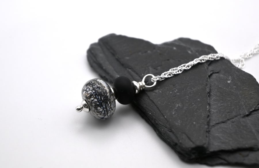 lampwork glass ivory mottled pendant necklace